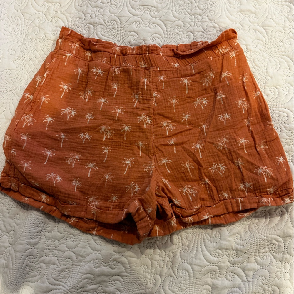 LC Lauren Conrad Coral Palm Tree Print Shorts Size L